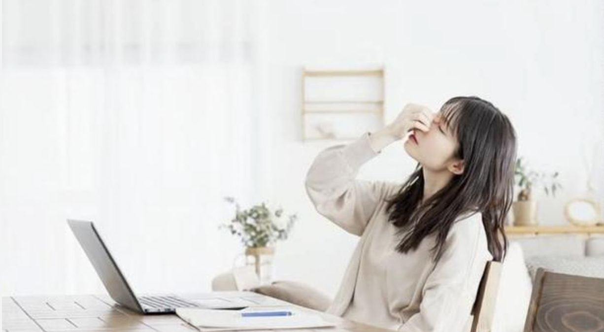 【目の疲れ・頭痛改善と小顔矯正】恵比寿の美容整体でフェイスラインすっきり