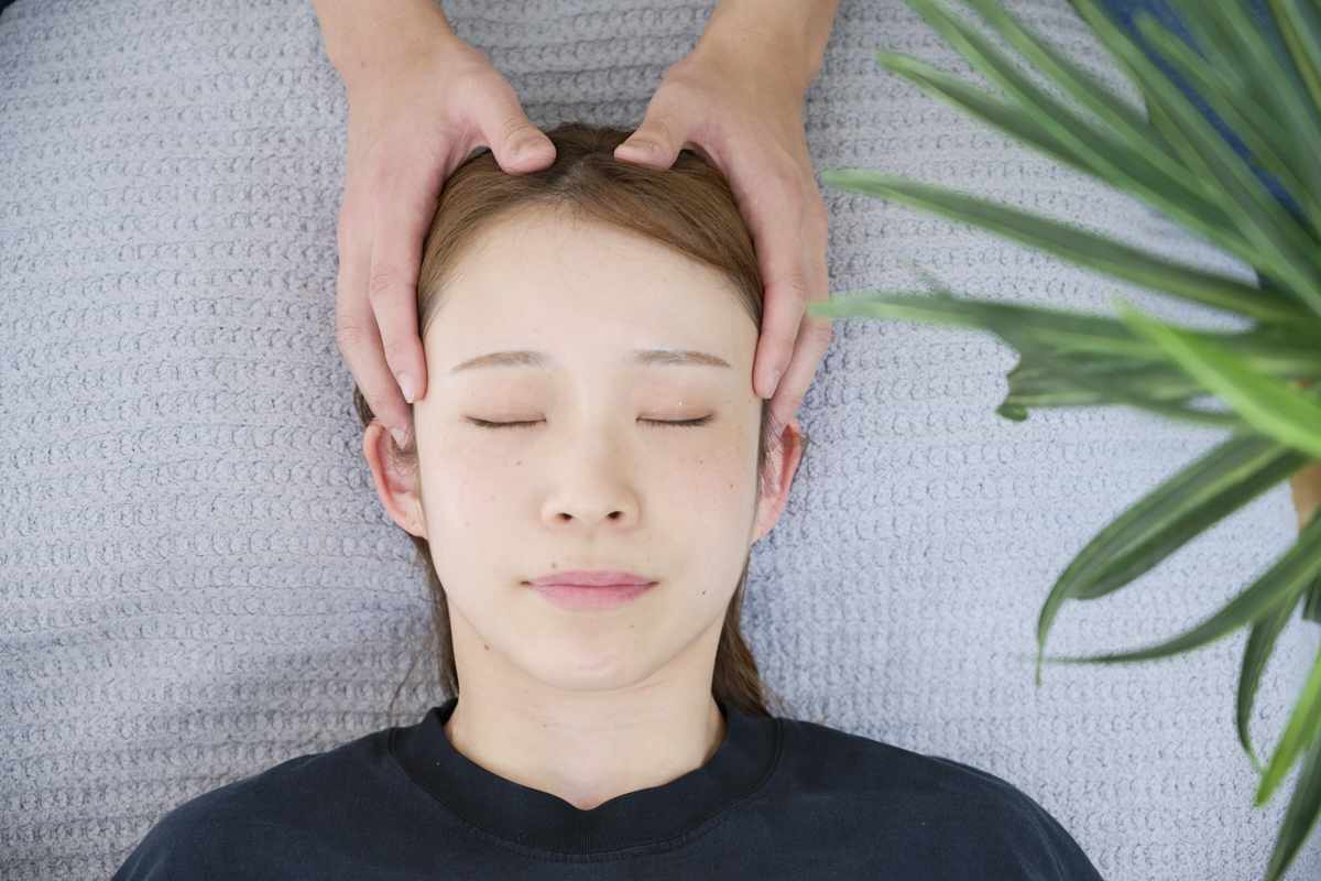 【冬は食いしばりが悪化する？】顔のむくみ・エラ張りを防ぐ冬のケア