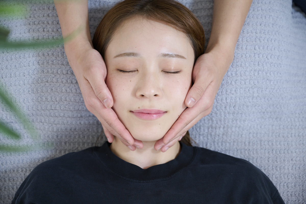 【冬のたるみ・むくみ対策】冷えから守るとフェイスラインは変わる