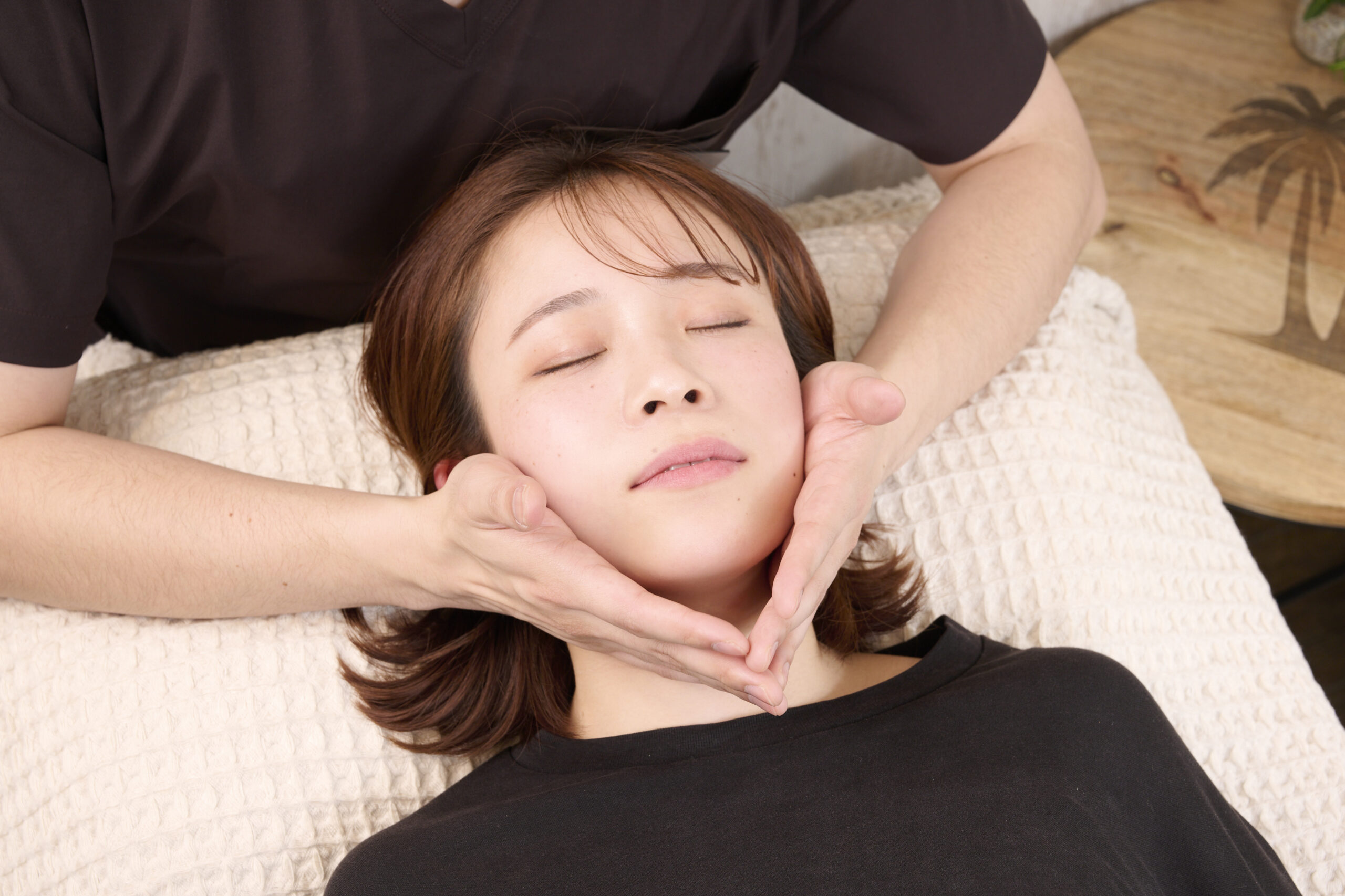 【小顔になりたい人必見】小顔は“全身バランス”でつくる時代へ｜目黒の美容整体